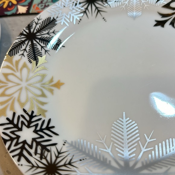 NWT Cindy Crawford Holiday Collection Snowflakes 8” Salad / dessert plate SPM1 - Picture 5 of 5